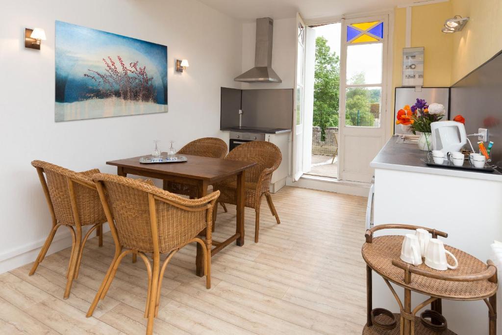 Auberge Du Manoir D'Archelles Arques-la-Bataille Rum bild