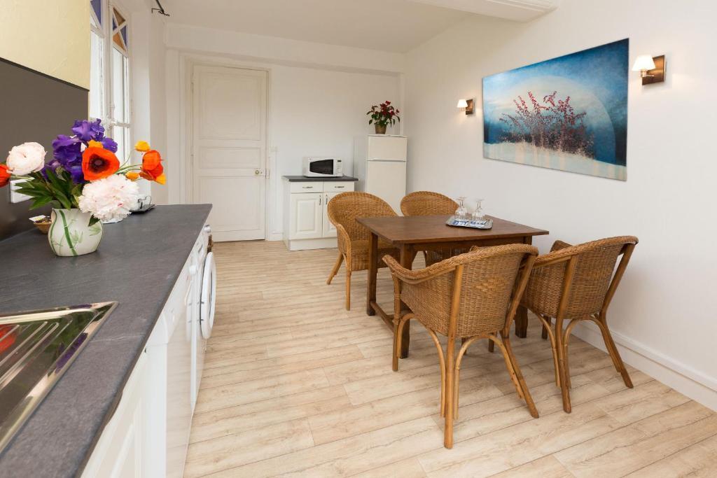 Auberge Du Manoir D'Archelles Arques-la-Bataille Rum bild